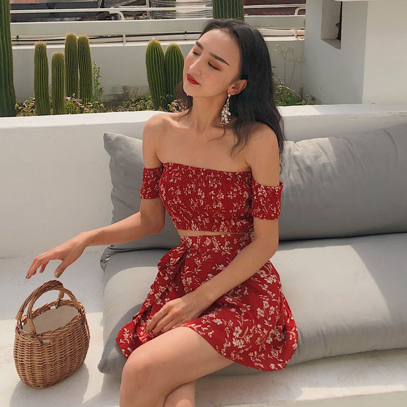 summer outfits inspo Sexy French Retro off-Neck Floral Tube Top Short Sleeve One-Piece Skirt Suit Two-Piece Set