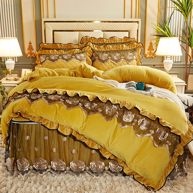 Luxury Vintage Wedding Gold Rose Lace Embroidery Crystal Velvet Bedding Set Duvet Cover Quilted Bed Skirt Bedspread Pillowcases