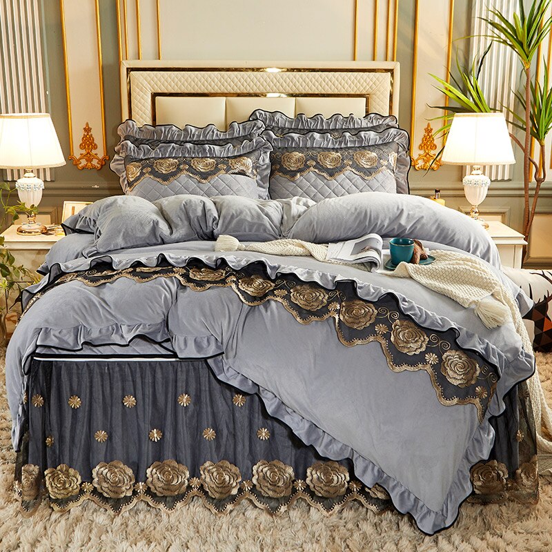 Luxury Vintage Wedding Gold Rose Lace Embroidery Crystal Velvet Bedding Set Duvet Cover Quilted Bed Skirt Bedspread Pillowcases