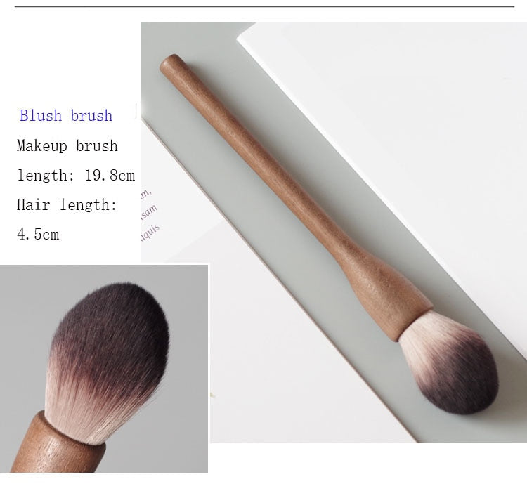 1Pcs European Vintage Wood Handle Makeup Brush High Quality Loose Powder Blush Foundation Brush Super Soft Theatre Makeup