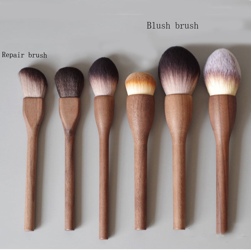 1Pcs European Vintage Wood Handle Makeup Brush High Quality Loose Powder Blush Foundation Brush Super Soft Theatre Makeup