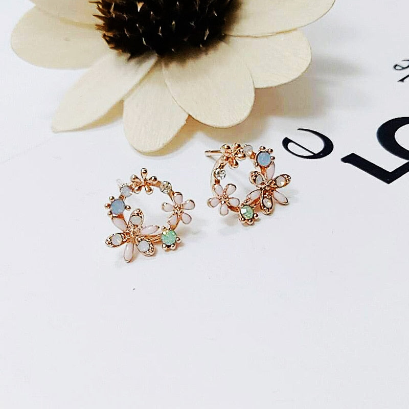 Korean Fashion Classic Round Wreath Pink Green Crystal Flower Stud Earrings Sweet Daisy Flower Ear Jewelry Brinco Gift for Women