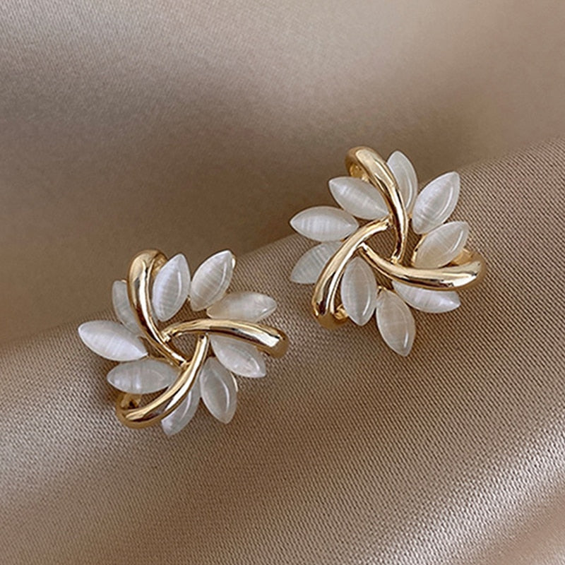 Elegant Exquisite Opal Petal Circle Stud Earrings Classic Temperament Geometric Flower Leaf Jewelry Luxury Party Girls Earrings