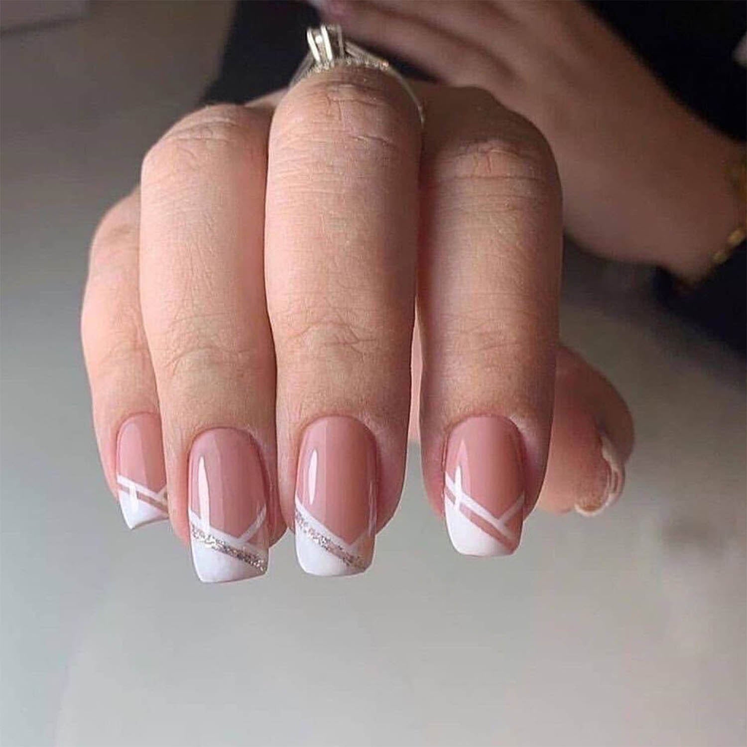 24Pcs Short False Nails Coffin nude pink design Artificial Ballerina Fake Nails With Glue Full Cover Nail Tips Press On Nails