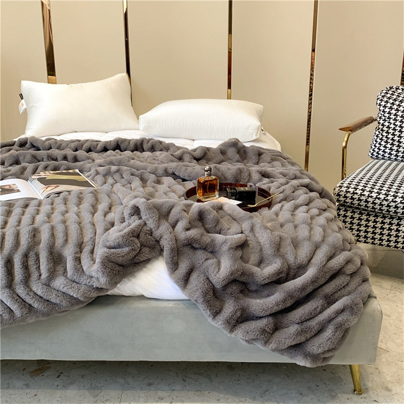 High End Faux Rabbit Fur Winter Warm Blanket Soft Thicken Warmth Sofa Blanket for Throw Home Comfortable Plush Blankets for Beds