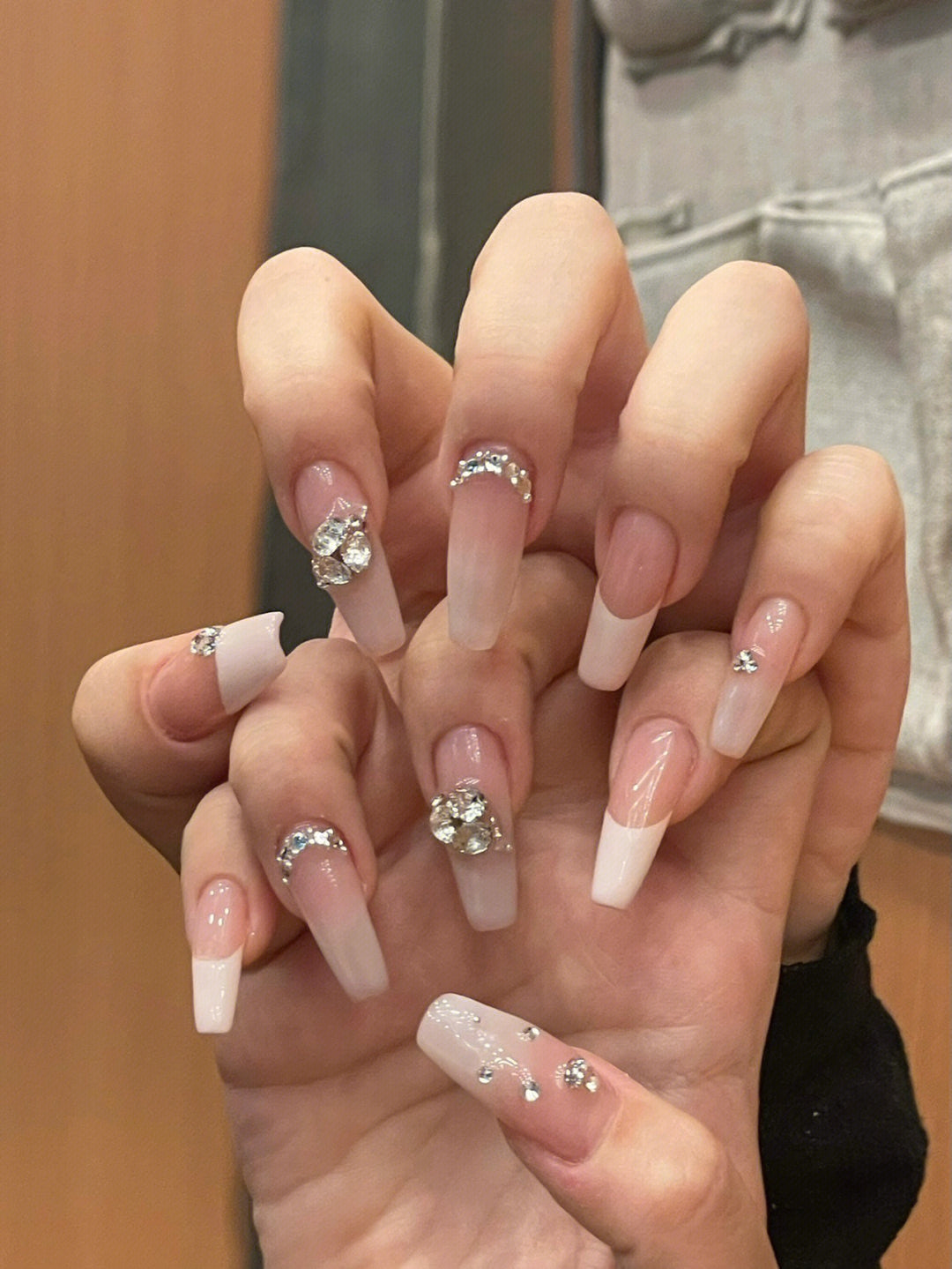 （Handmade Manicures）10PCS Hand-Customized Fake Nail Patch Finished Nude Color Gradient Pile Drilling French White Detachable