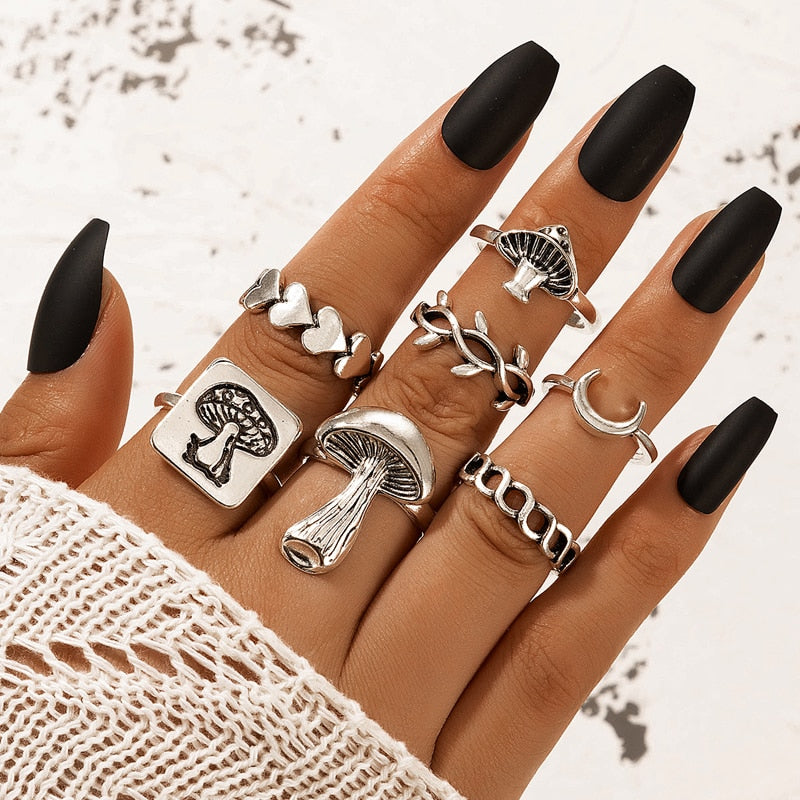 Tocona Bohemia Antique Silver Color Crown Flower Unicorn Carved Rings Sets Hollow Geometry Alloy Metal Wedding Jewelry Anillo