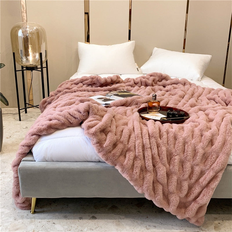 High End Faux Rabbit Fur Winter Warm Blanket Soft Thicken Warmth Sofa Blanket for Throw Home Comfortable Plush Blankets for Beds