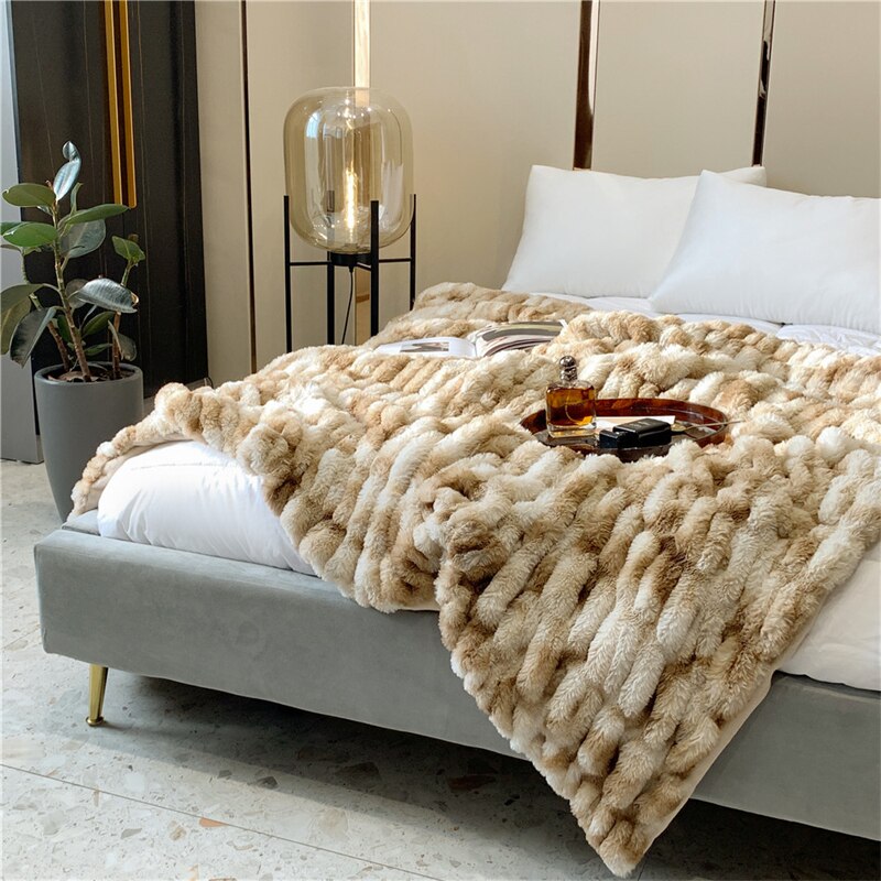 High End Faux Rabbit Fur Winter Warm Blanket Soft Thicken Warmth Sofa Blanket for Throw Home Comfortable Plush Blankets for Beds